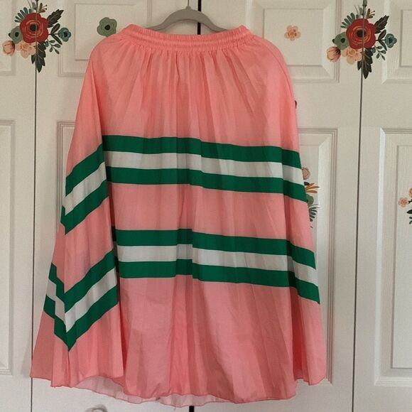 Women’s skirt Size M NWOT, - Picture 2 of 6